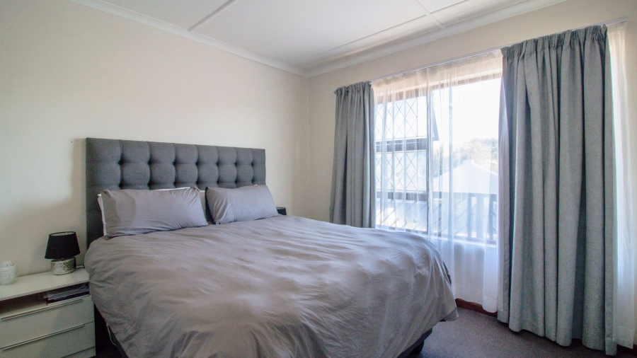 3 Bedroom Property for Sale in Bonza Bay Eastern Cape